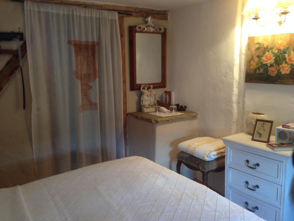 All Seasons Bed & Breakfast Kerpen  Zimmer foto